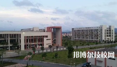 獨山中等職業(yè)學校2022年報名條件、招生要求、招生對象