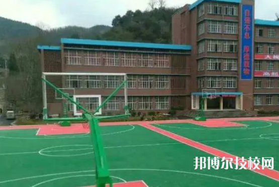 貴州現(xiàn)代經(jīng)濟(jì)學(xué)校2022年學(xué)費(fèi)、收費(fèi)多少