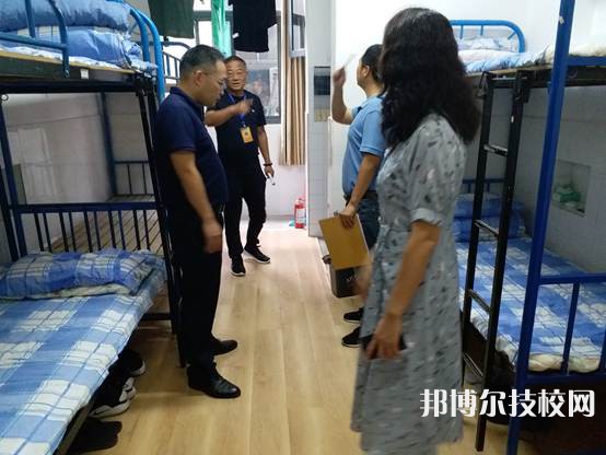 南京新港中等專業(yè)學(xué)校2022年宿舍條件