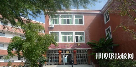 貴陽(yáng)烏當(dāng)中等職業(yè)學(xué)校2022年報(bào)名條件、招生要求、招生對(duì)象