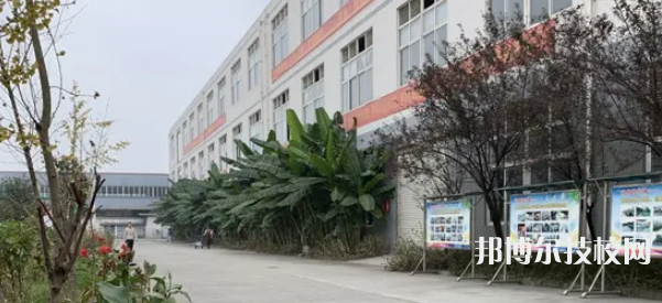 成都青華職業(yè)學(xué)校2022年有哪些專業(yè)
