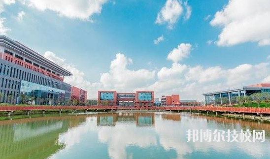 安順職業(yè)技術(shù)學(xué)院(中職部)2022年報名條件、招生要求、招生對象