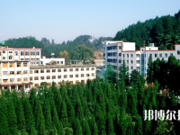 黔南民族醫(yī)學(xué)高等?？茖W(xué)校(中職部)2023年報(bào)名條件、招生要求、招生對(duì)象