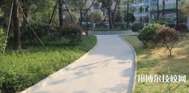 四川青神中等職業(yè)學(xué)校2022年招生辦聯(lián)系電話