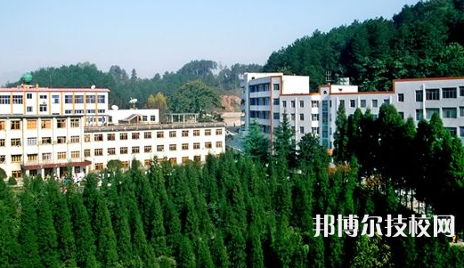 黔南民族醫(yī)學高等?？茖W校(中職部)2022年招生辦聯(lián)系電話