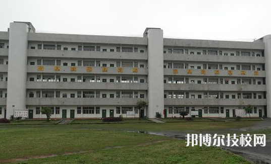 貴州2022年初中畢業(yè)可以去什么中專學(xué)校