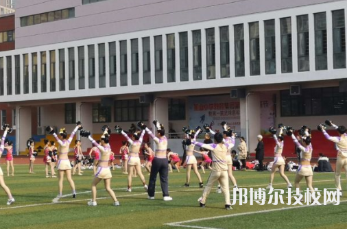 新市職業(yè)高級(jí)中學(xué)4