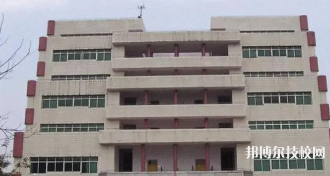 達(dá)州萼山職業(yè)技術(shù)學(xué)校地址在哪里