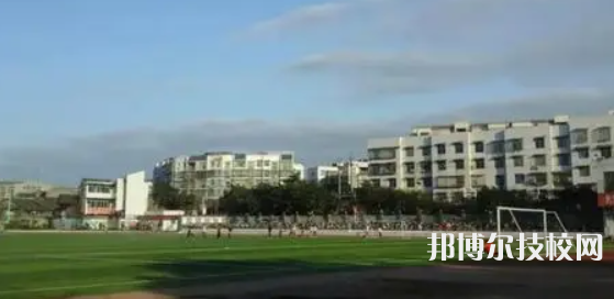 岳池縣白廟職業(yè)中學(xué)校2022年宿舍條件