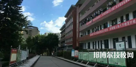 廣安市第一職業(yè)高中學(xué)校2022年招生辦聯(lián)系電話