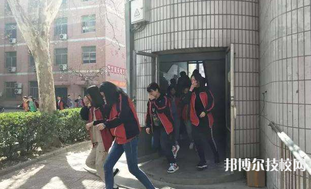 辛集職教中心2022年招生辦聯(lián)系電話