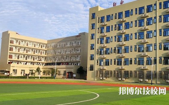 貴州2022年不想讀中專學(xué)校