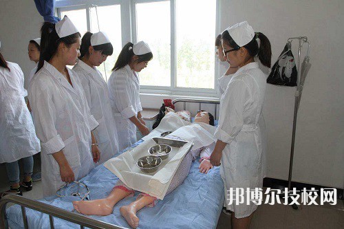 江蘇2022年上中專學(xué)校多少錢