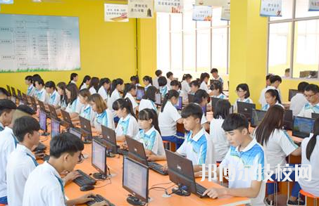 貴州2022年貴州適合男生的中專學(xué)校