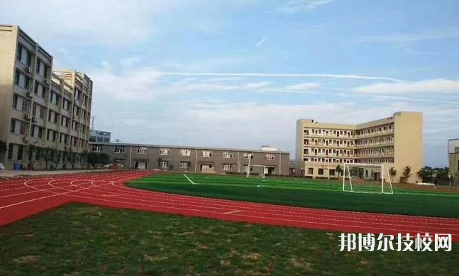 貴州2022年男生在中專學(xué)校學(xué)什么好