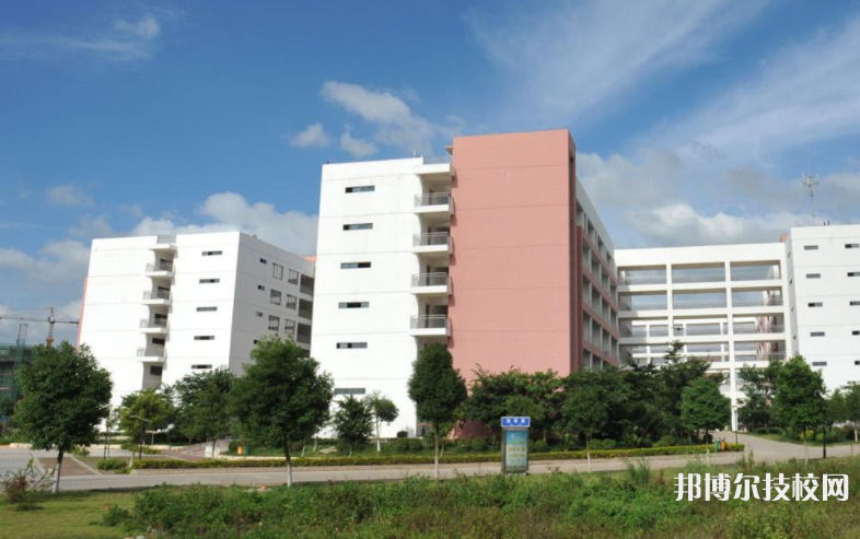貴州2022年男生上中專學(xué)校有哪些技術(shù)