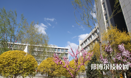 張家口機械工業(yè)學(xué)校2022年招生辦聯(lián)系電話