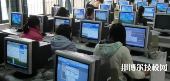 四川2022年女生學(xué)計(jì)算機(jī)學(xué)校怎么樣