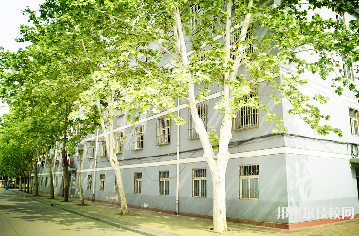 邯鄲工程技術(shù)學(xué)校2022年招生辦聯(lián)系電話