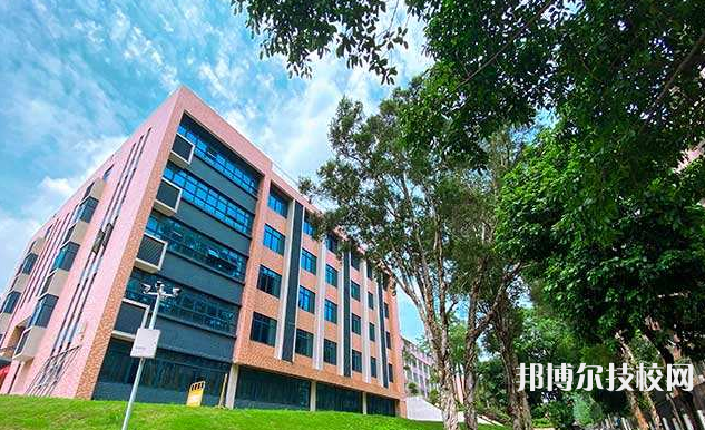 定州技工學(xué)校2022年招生辦聯(lián)系電話