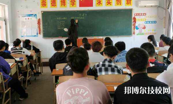 保定機(jī)械電子技工學(xué)校2022年招生辦聯(lián)系電話