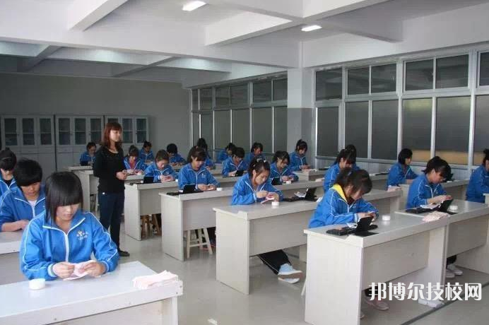 河北保定動(dòng)力工程學(xué)校2022年招生辦聯(lián)系電話(huà)