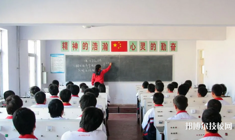 保定華中技工學(xué)校怎么樣、好不好