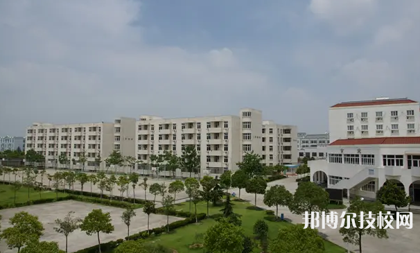 邯鄲城建技工學(xué)校2022年招生辦聯(lián)系電話