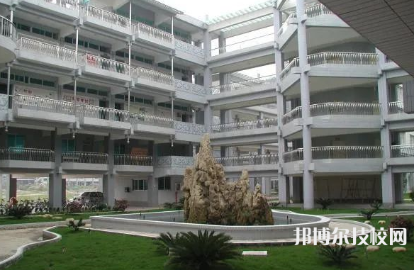 貴州2022年男生讀中專讀什么好