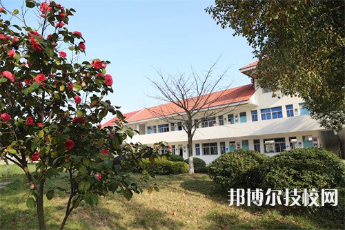 江蘇2022年中專學校畢業(yè)是什么文憑