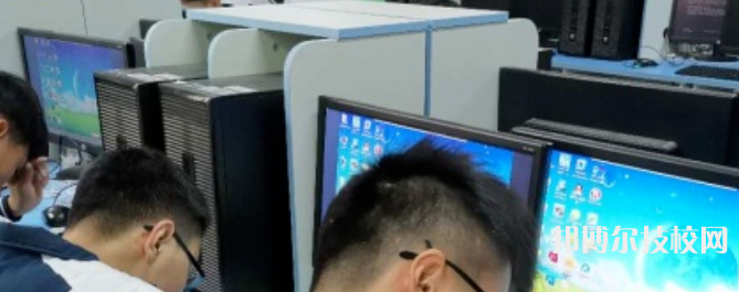 四川2022年男生在計算機學(xué)校學(xué)什么好