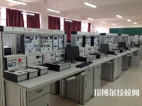 四川2022年男生讀計(jì)算機(jī)學(xué)校學(xué)什么專業(yè)好