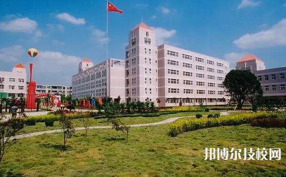 貴州2022年大專和中專哪個(gè)好