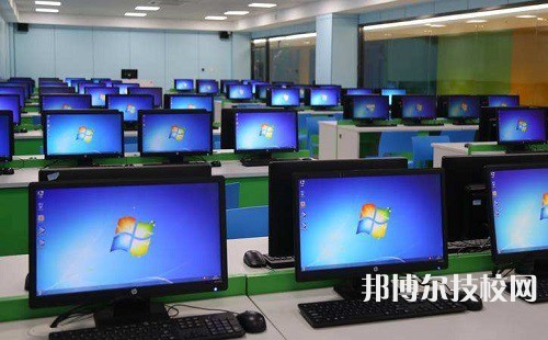 四川2022年讀計算機學(xué)校一年要多少錢