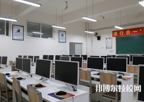 四川2022年計(jì)算機(jī)學(xué)校學(xué)啥好