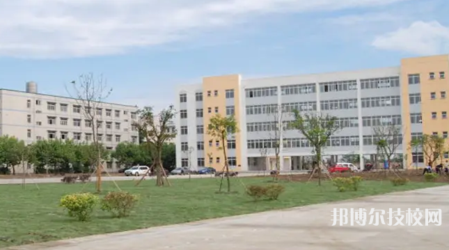 貴州2022年大專好還是中專好