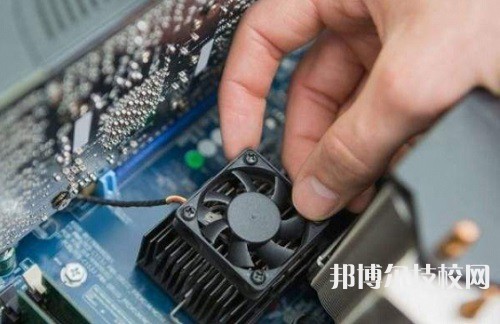 四川2022年計(jì)算機(jī)學(xué)校好還是大專好