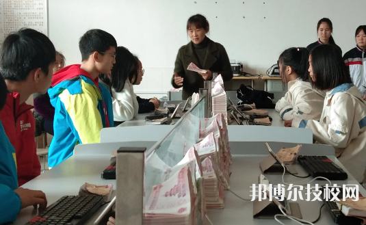 重慶2022年中專文憑可以考什么