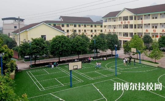 重慶2022年中專和職高哪個(gè)好