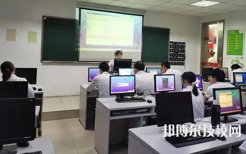 成都2022年初中生學(xué)計算機(jī)怎么樣