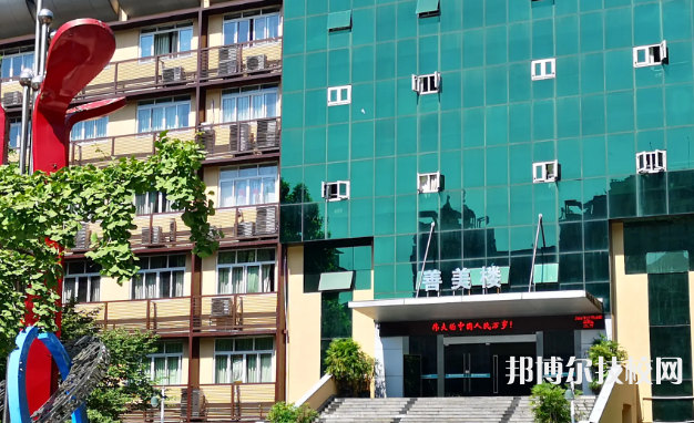 重慶2022年大專和中專哪個(gè)好