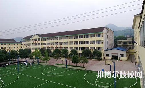 重慶2022年讀中專多少錢