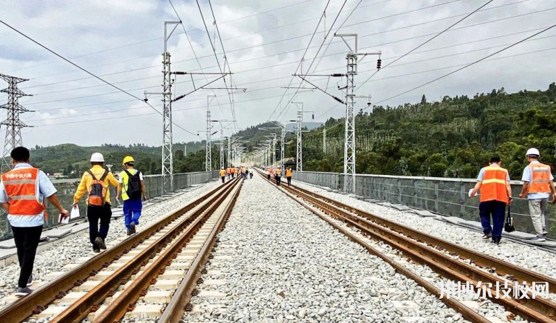  陜西2022年中專和鐵路學(xué)校哪個更好