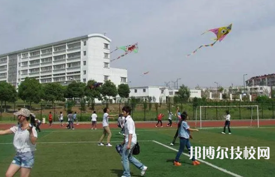重慶2022年中專是高中嗎