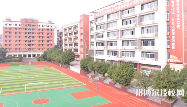 重慶2022年中專和高中的區(qū)別
