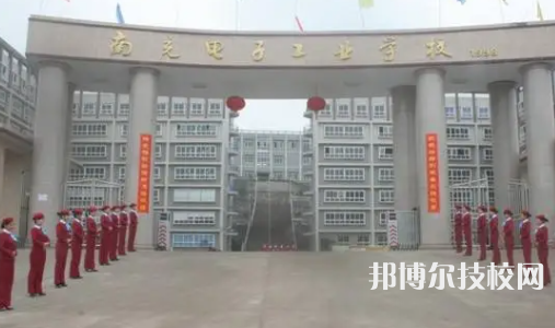 四川2022年技術(shù)計算機學校有哪些