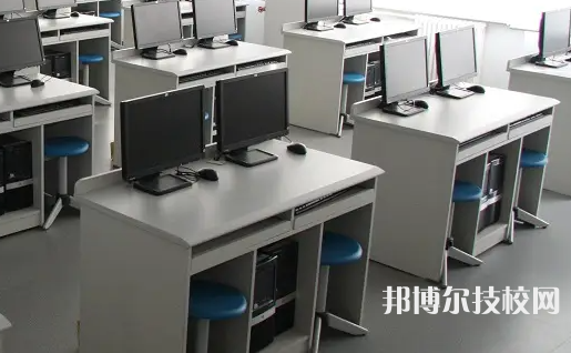 四川2022年計(jì)算機(jī)學(xué)校與中專哪個(gè)好