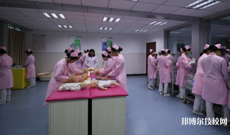 重慶2022年現(xiàn)在上什么護(hù)理學(xué)校好
