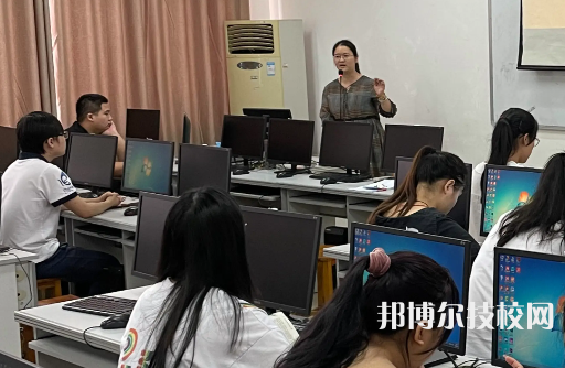 四川2022年中等計(jì)算機(jī)學(xué)校什么專業(yè)好