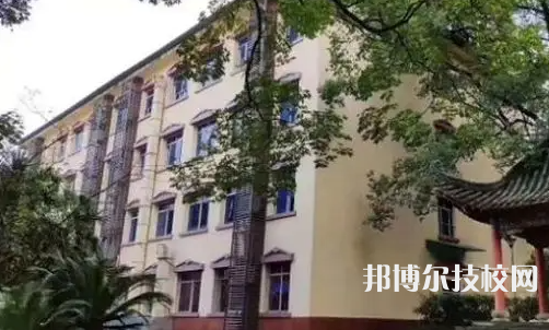 重慶第二財(cái)貿(mào)學(xué)校2023年網(wǎng)站網(wǎng)址